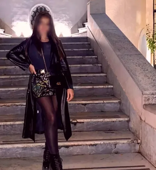 Anna, 38