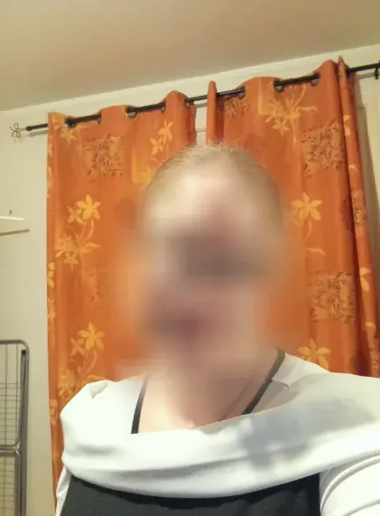 Anna, 37