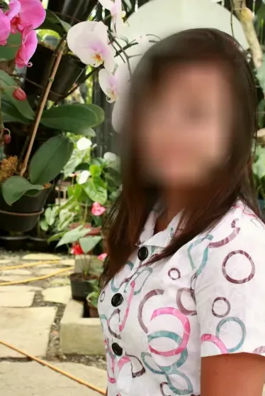 Caroline, 30