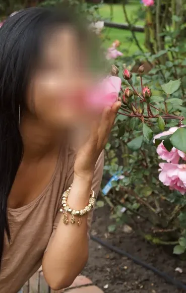 Christina, 32