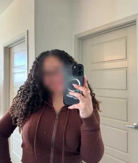 Clara, 31