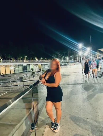 Emina, 40