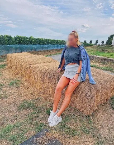 Katja, 38