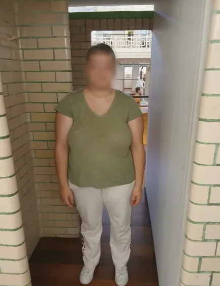 Laura, 23
