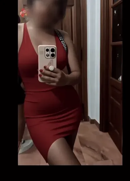 Malou, 27