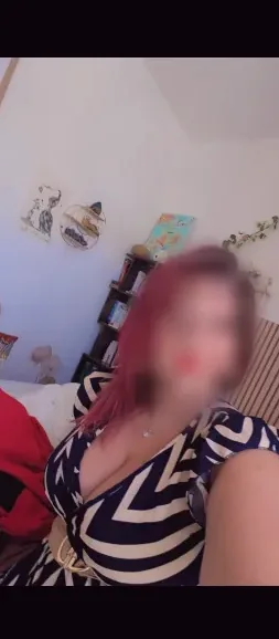 Nour, 40