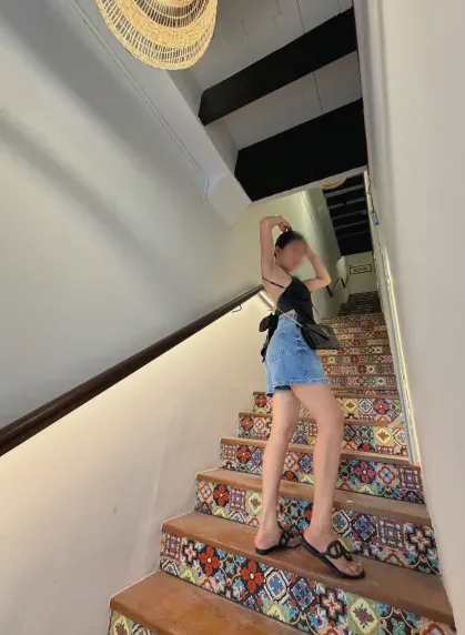 Sofia, 30