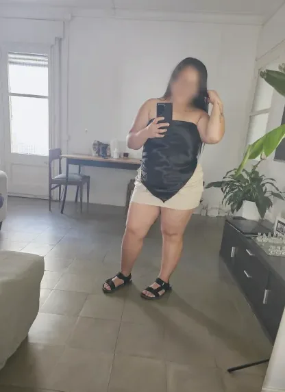 Zeynep, 29